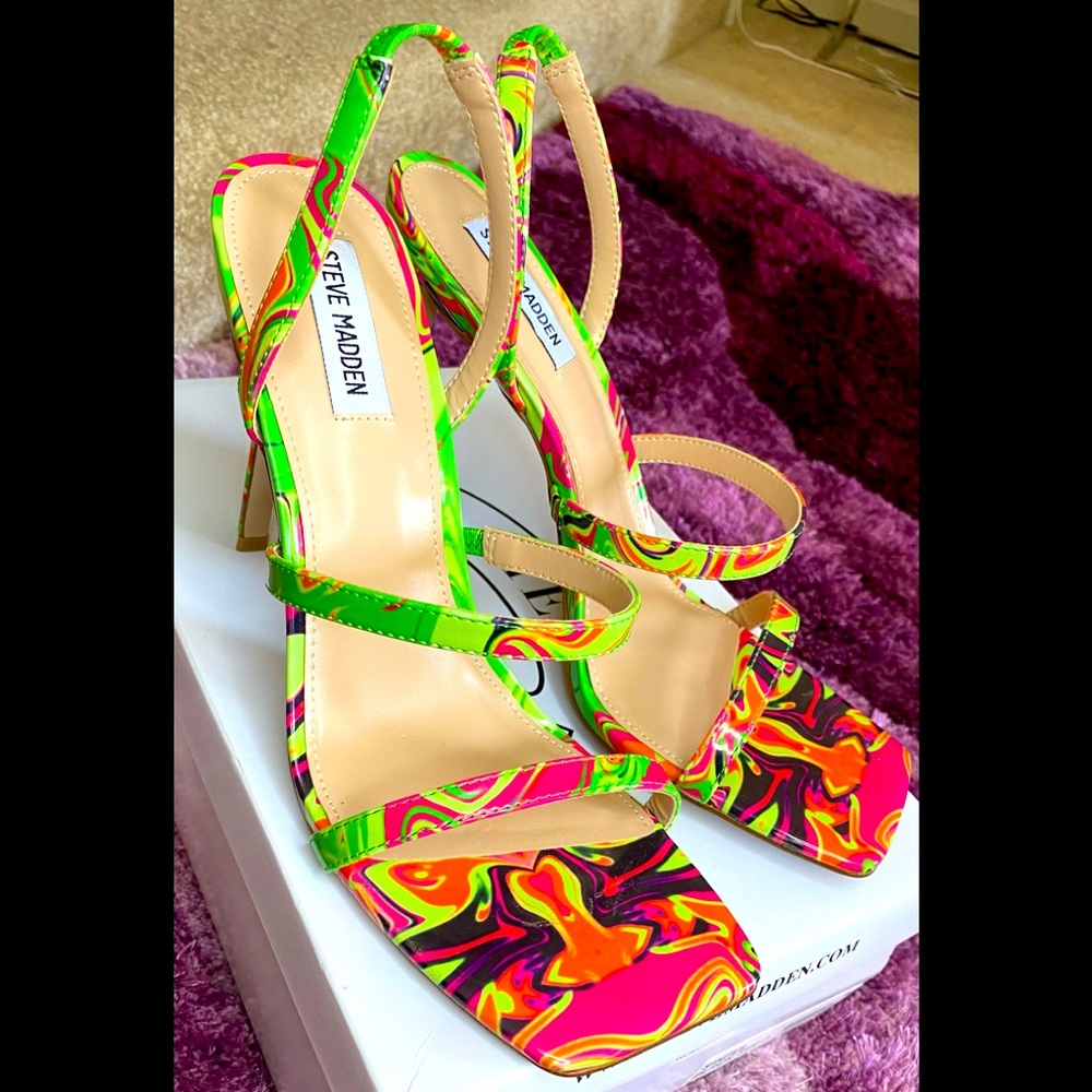 Steve Madden Grade Green Sandals